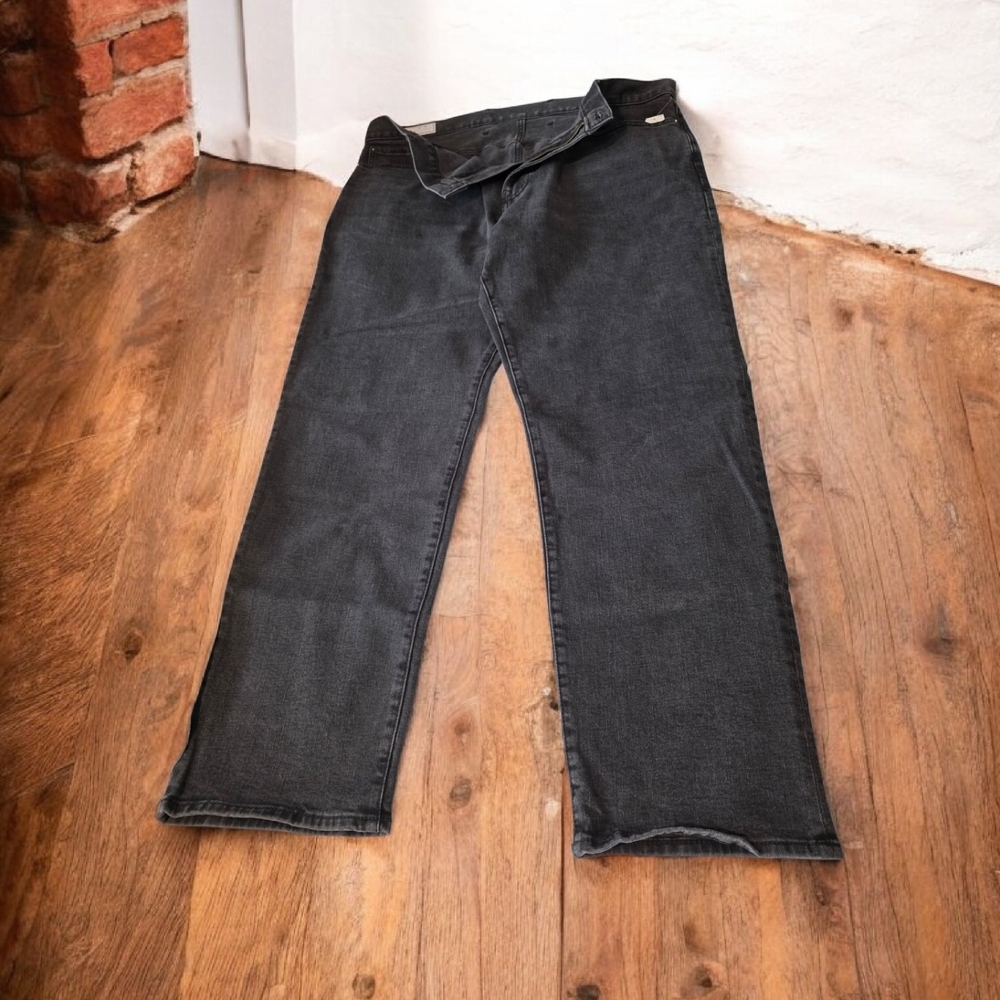 GAP Men's Straight Fit Jeans Size 40x32 NEW